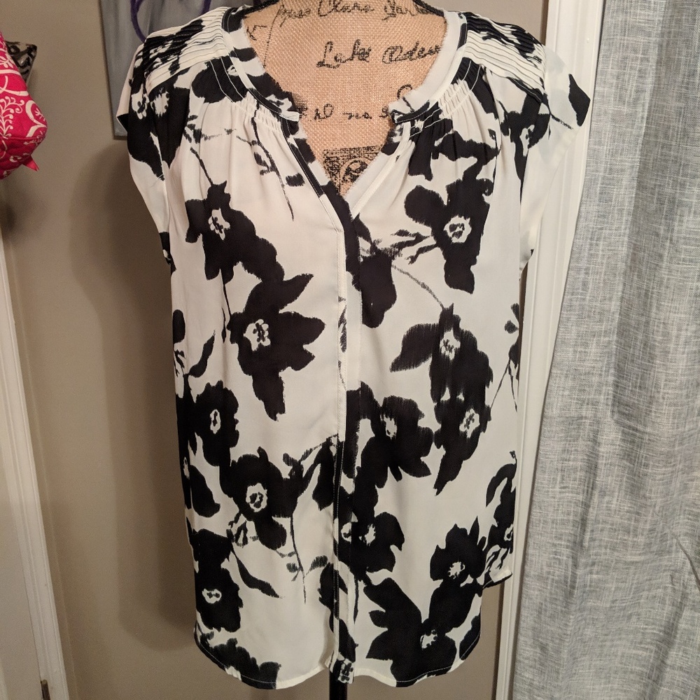 Daniel Rainn - Bernal Split Neck Blouse